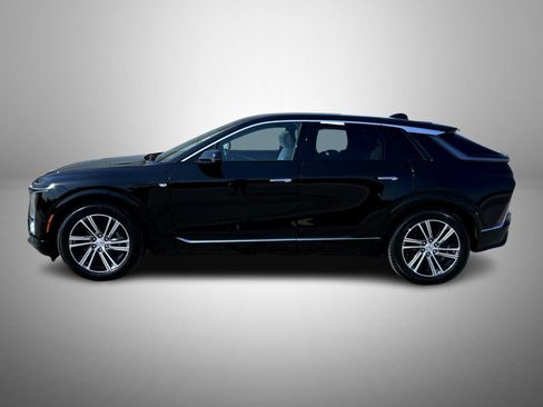 Certified 2024 Cadillac Lyriq Luxury AWD/4WD image 8