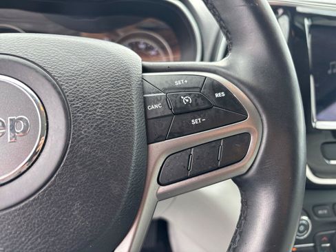 Used 2019 Jeep Cherokee Limited AWD/4WD image 26