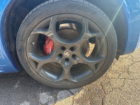 Used 2023 Alfa Romeo Stelvio Veloce image 6