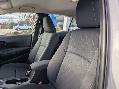 Used 2025 Toyota Corolla LE image 14