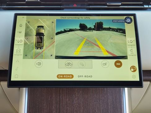 New 2026 Land Rover Range Rover Long Wheelbase SE image 13