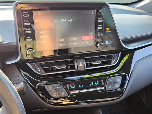 Used 2019 Toyota C-HR LE image 21