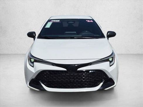 Used 2024 Toyota Corolla SE w/ SE Package FWD image 2
