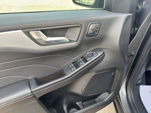 Used 2025 Ford Escape Platinum image 15