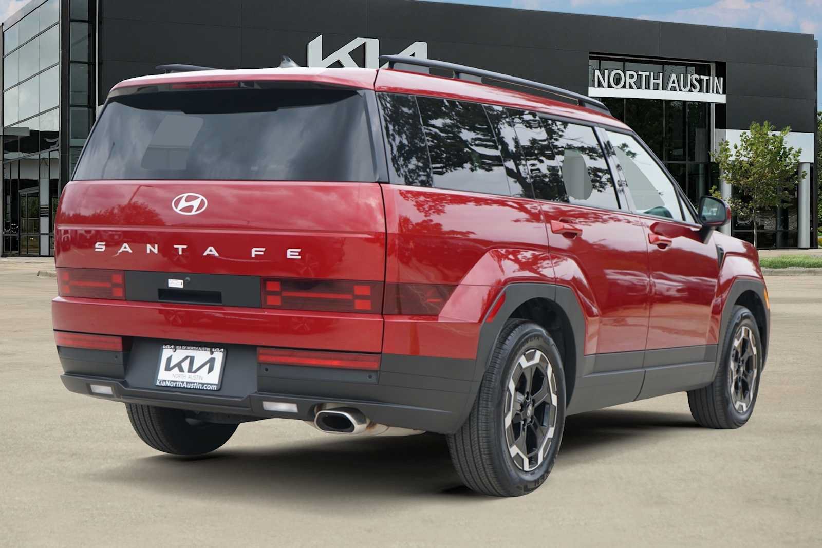 Used 2026 Hyundai Santa Fe SEL FWD image 5
