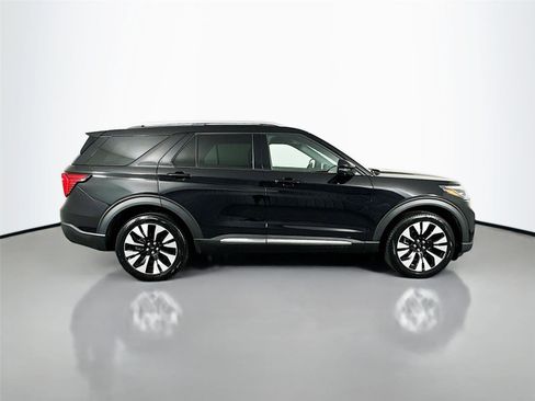 Used 2025 Ford Explorer Platinum w/ LUX Leather Package AWD/4WD image 18