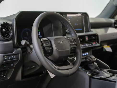 Used 2025 Toyota Land Cruiser image 44