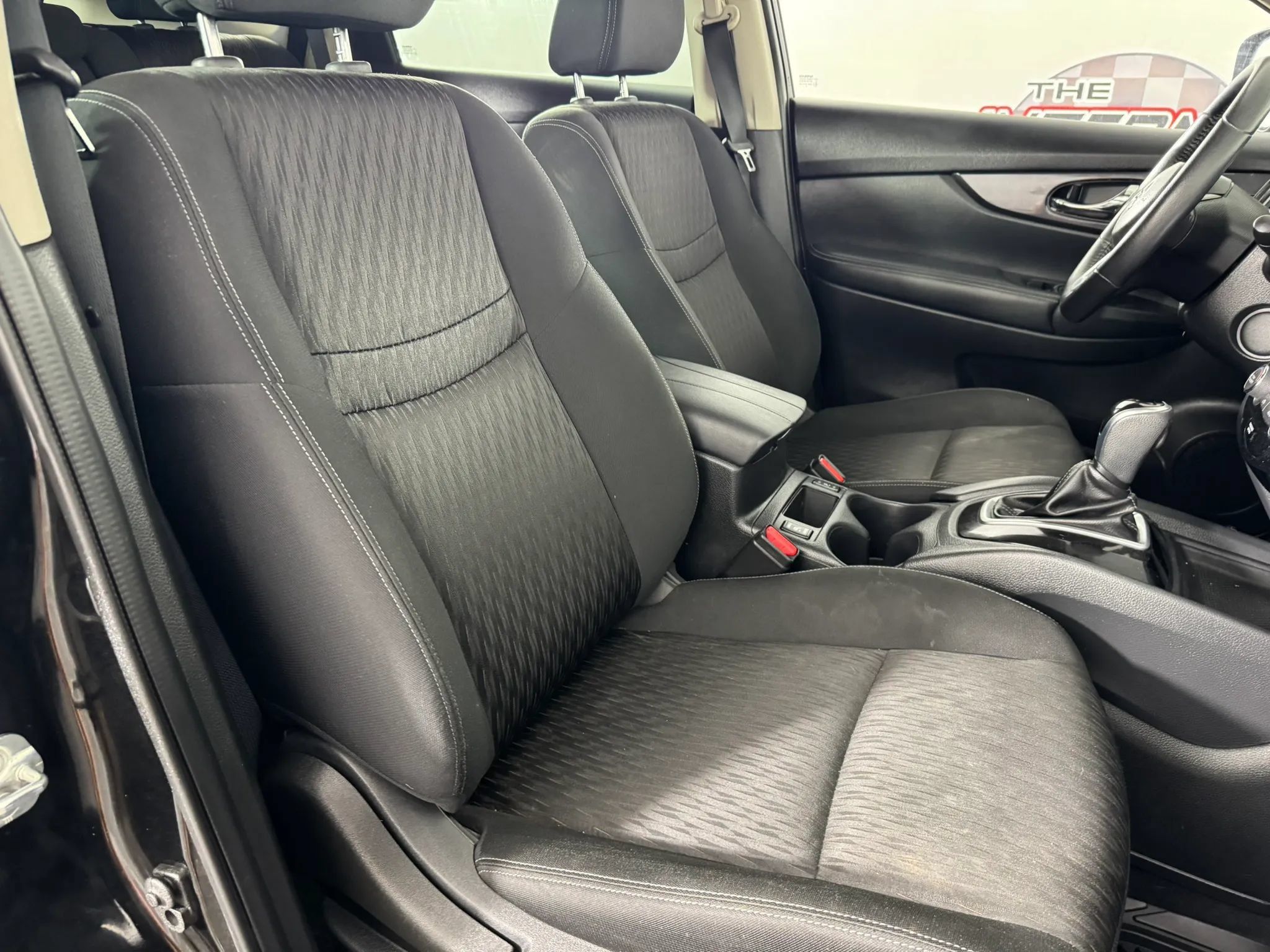 Used 2020 Nissan Rogue SV AWD/4WD image 32