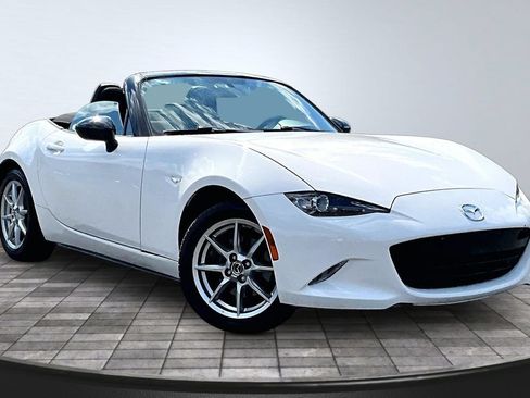 Used 2016 MAZDA MX-5 Miata Sport RWD image 3