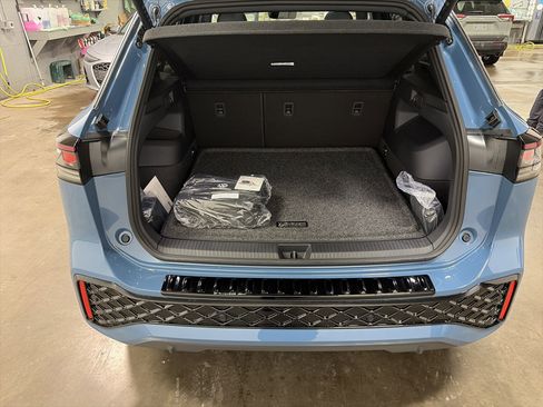 New 2026 Volkswagen Tiguan SEL R-Line image 31