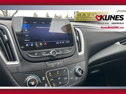 Used 2024 Chevrolet Malibu LT image 22