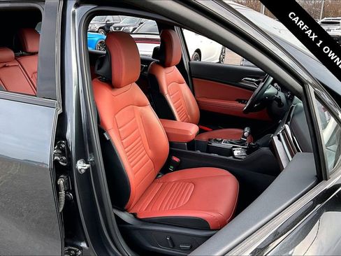 Used 2025 Kia Sportage SX image 28