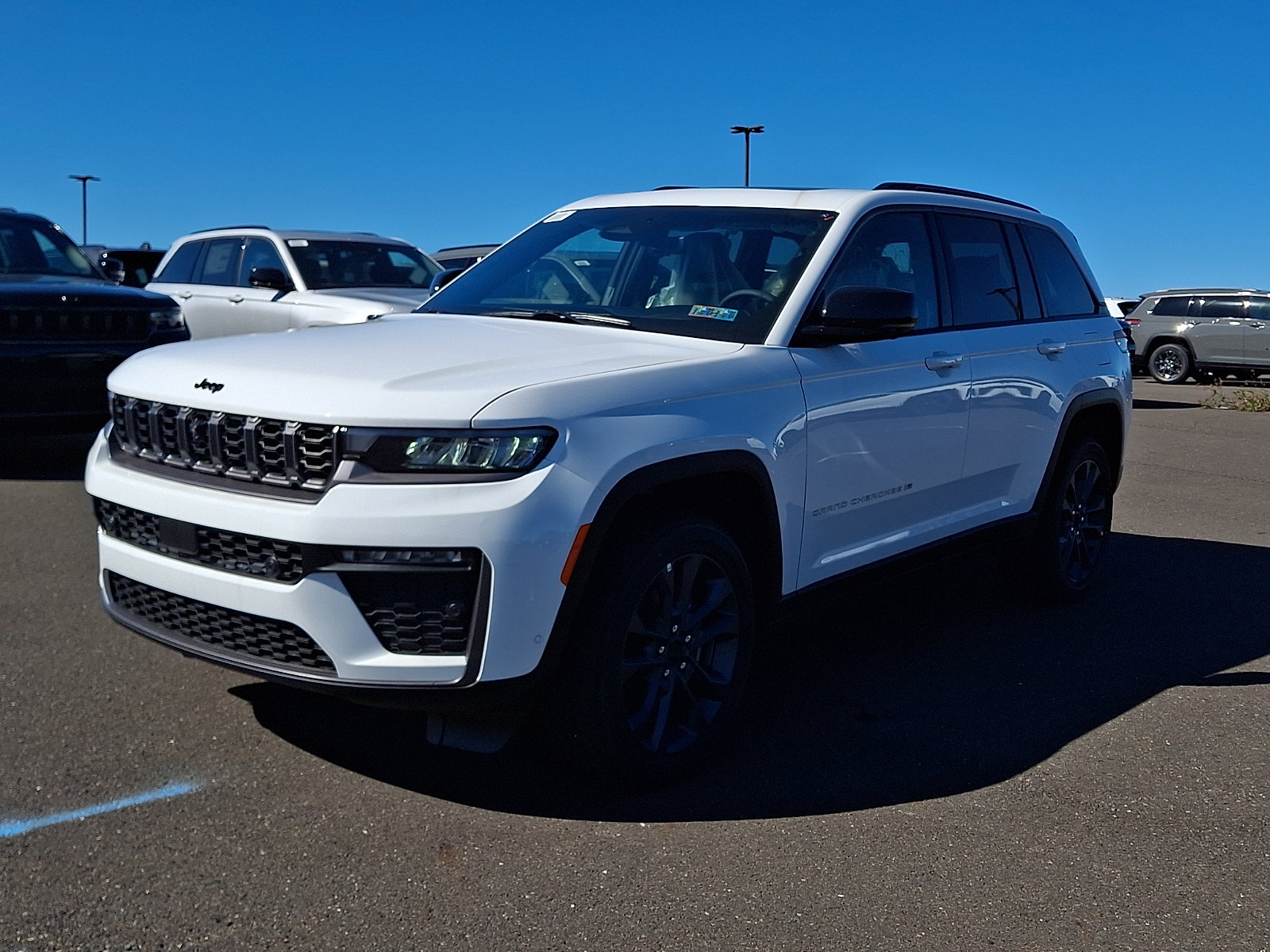 New 2026 Jeep Grand Cherokee Limited AWD/4WD image 2