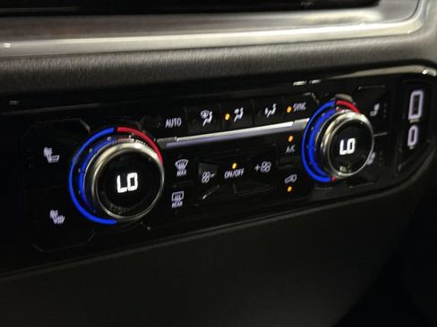 Used 2025 GMC Sierra 1500 SLT AWD/4WD image 17