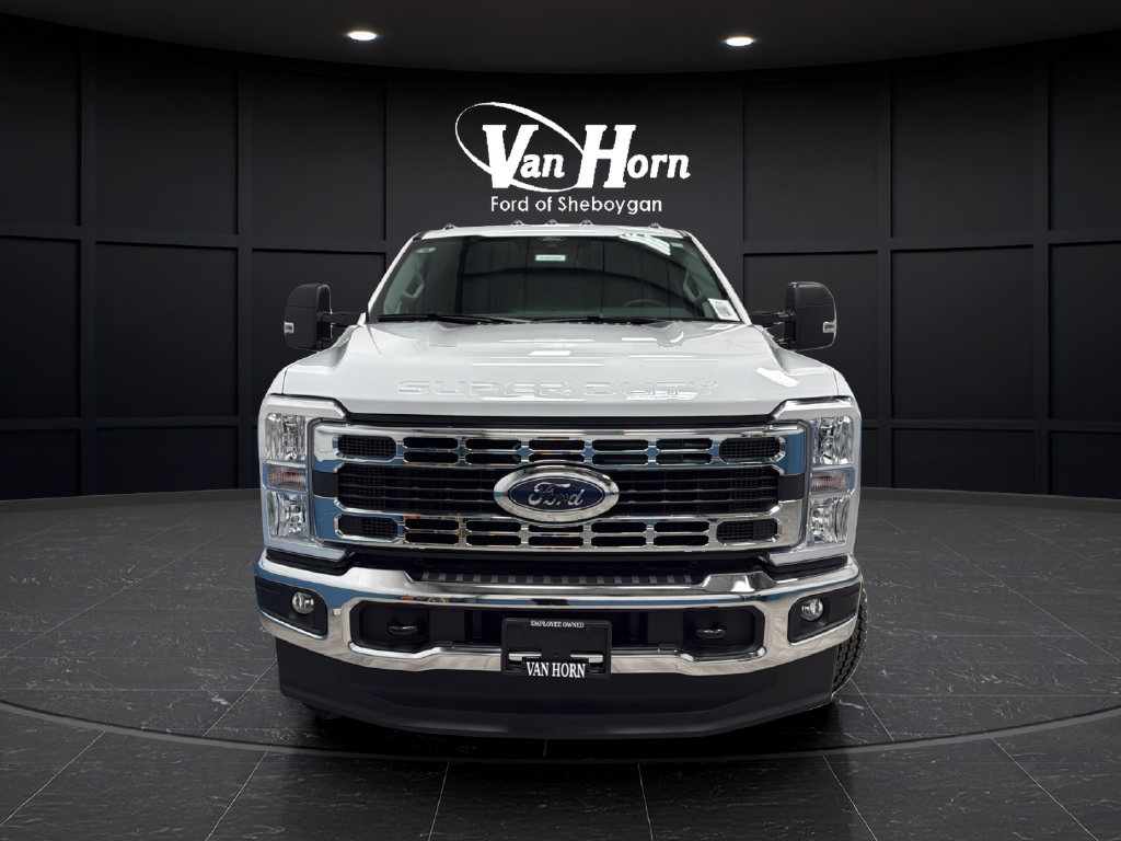 Used 2026 Ford F350 XLT w/ FX4 Off-Road Package AWD/4WD image 2