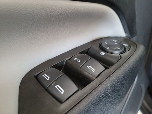 Used 2023 Chevrolet Equinox LS w/ LS Convenience Package FWD image 27