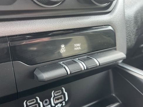 Used 2024 RAM 1500 Big Horn AWD/4WD image 24