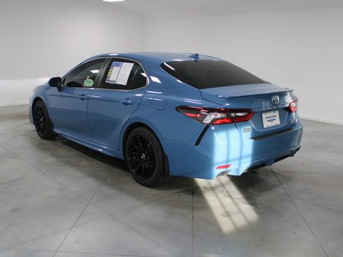 Used 2023 Toyota Camry SE image 7