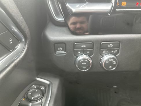 New 2026 GMC Sierra 1500 SLE image 14