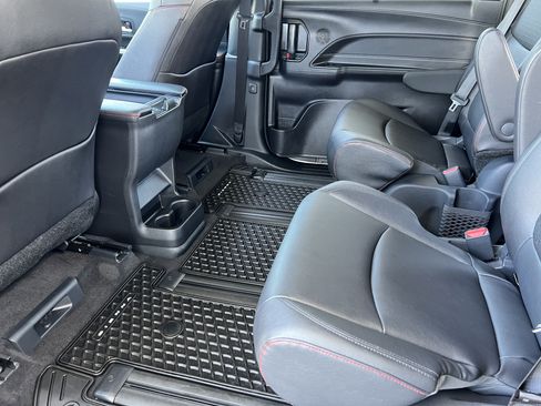 Used 2025 Toyota Sienna XSE AWD/4WD image 15