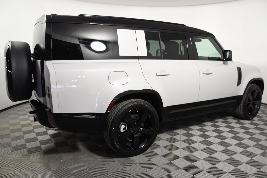 New 2026 Land Rover Defender 130 X-Dynamic SE AWD/4WD image 7
