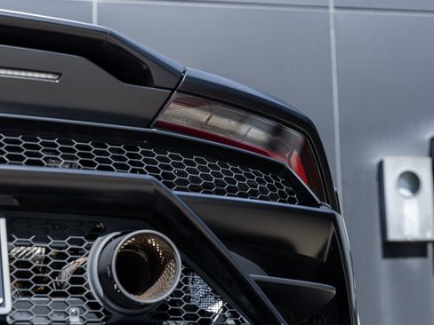 Used 2024 Lamborghini Huracan Sterrato image 13