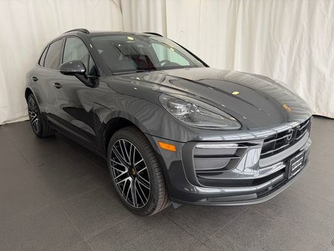 Certified 2026 Porsche Macan AWD/4WD image 7