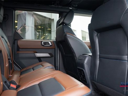 Certified 2023 Ford Bronco Outer Banks w/ Sasquatch Package image 12