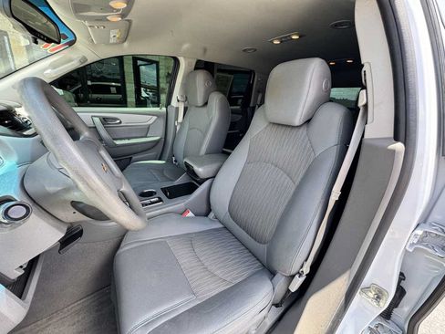 Used 2017 Chevrolet Traverse LS FWD image 10