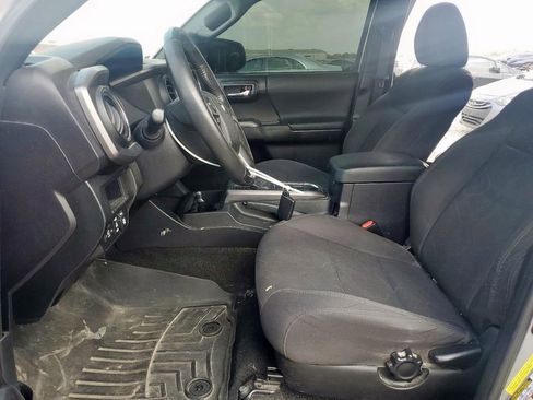 Used 2017 Toyota Tacoma TRD Off-Road w/ Tow Package image 8