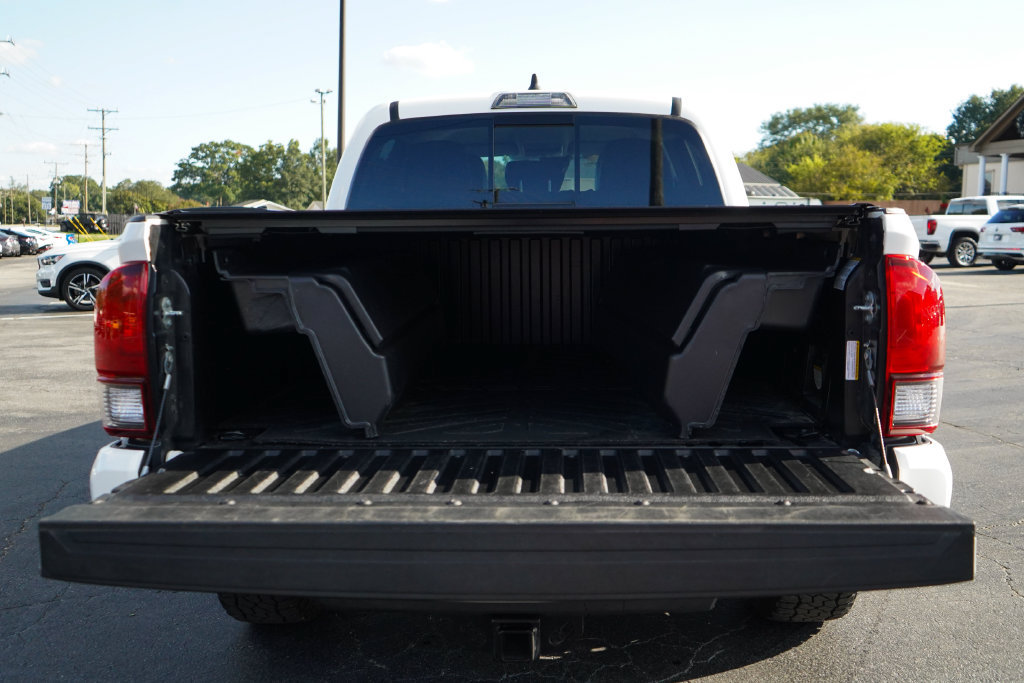 Used 2022 Toyota Tacoma SR5 w/ Trail Edition AWD/4WD image 14