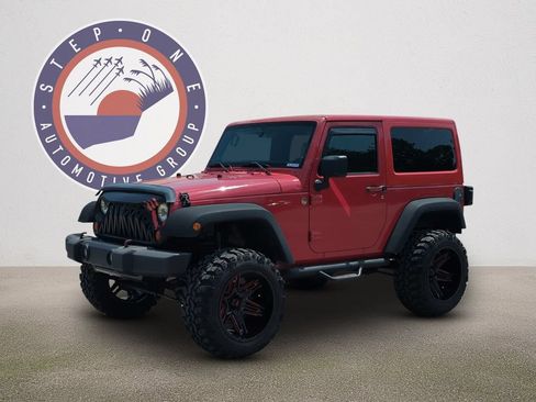 Used 2011 Jeep Wrangler Sahara w/ Connectivity Group AWD/4WD image 2