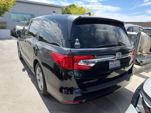 Used 2018 Honda Odyssey EX-L image 3