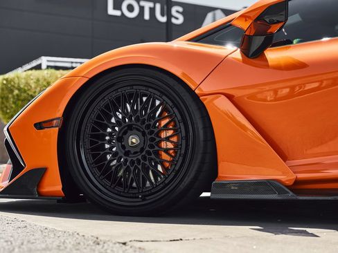 Used 2025 Lamborghini Revuelto AWD/4WD image 13