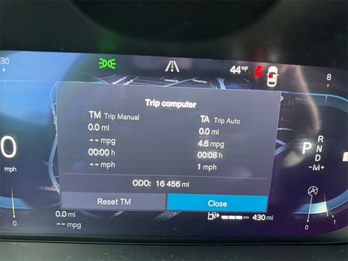 Certified 2025 Volvo XC60 B5 Plus image 34