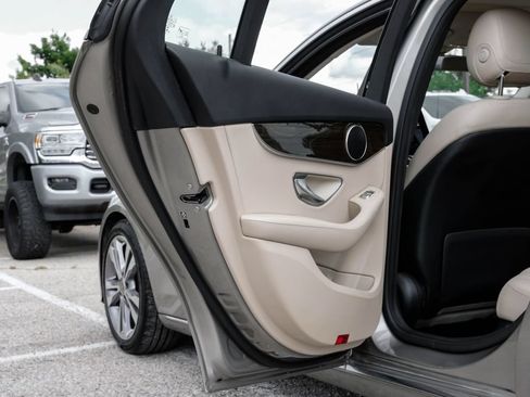 Used 2019 Mercedes-Benz C 300 Sedan image 45