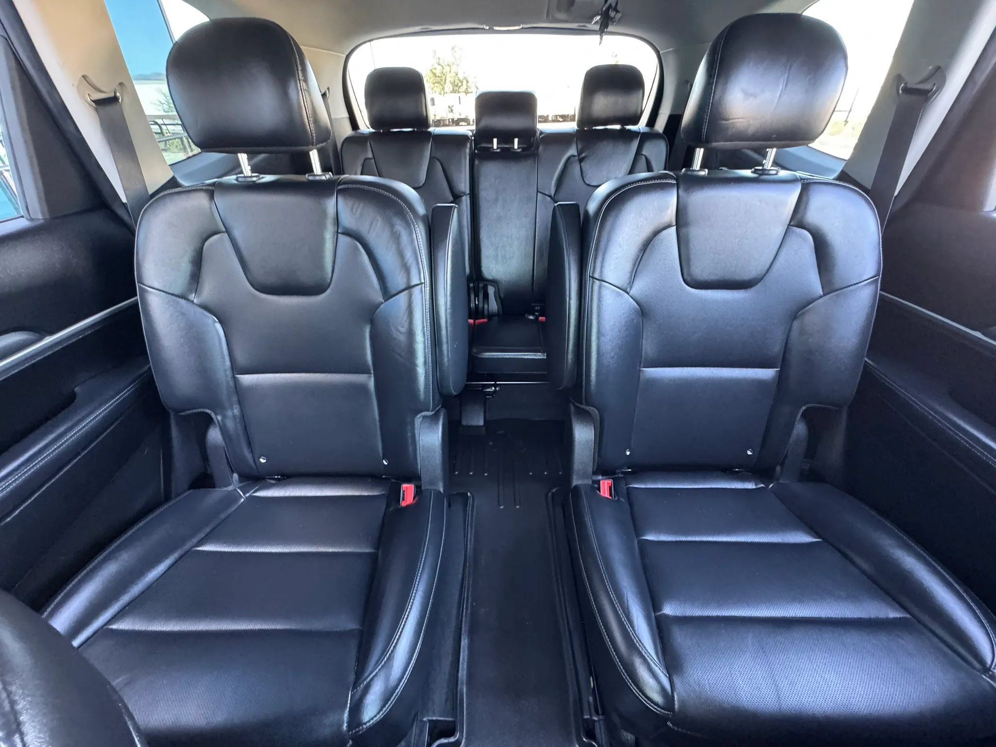 Used 2022 Kia Telluride S FWD image 3