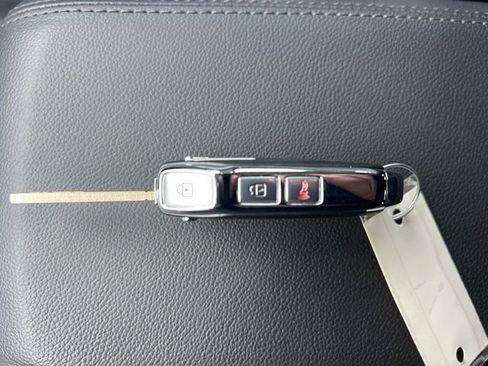 Certified 2025 Kia Sportage LX image 33