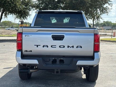 Used 2026 Toyota Tacoma SR5 AWD/4WD image 5