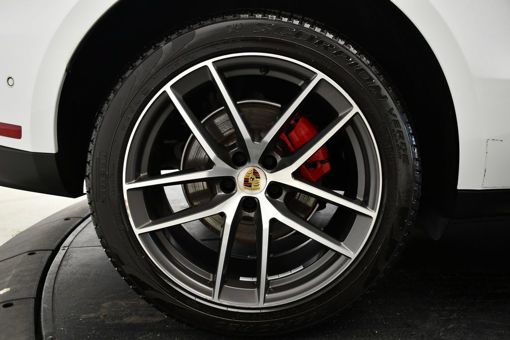 Certified 2023 Porsche Macan S AWD/4WD image 15