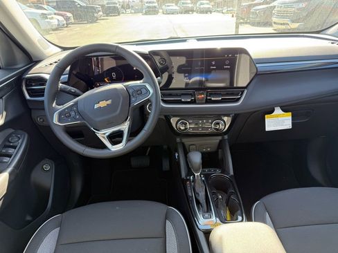 New 2026 Chevrolet TrailBlazer LT w/ Convenience Package FWD image 8