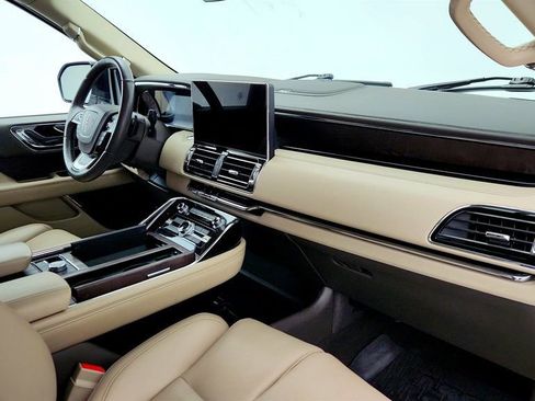 Used 2023 Lincoln Navigator 4WD image 24