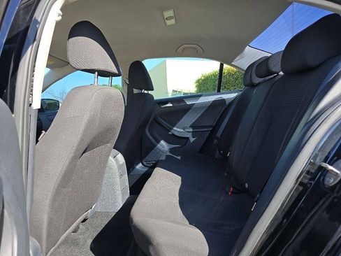Used 2016 Volkswagen Jetta SE FWD image 10
