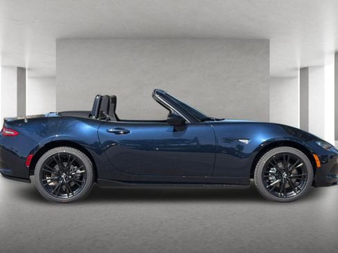 New 2026 MAZDA MX-5 Miata Club w/ Appearance Package RWD image 3