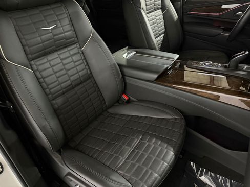 Certified 2024 Cadillac Escalade ESV Premium Luxury Platinum AWD/4WD image 57
