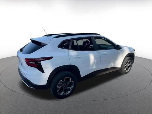 Used 2025 Chevrolet Trax LT image 15