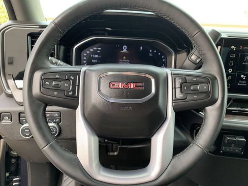 Used 2025 GMC Sierra 1500 SLT AWD/4WD image 18