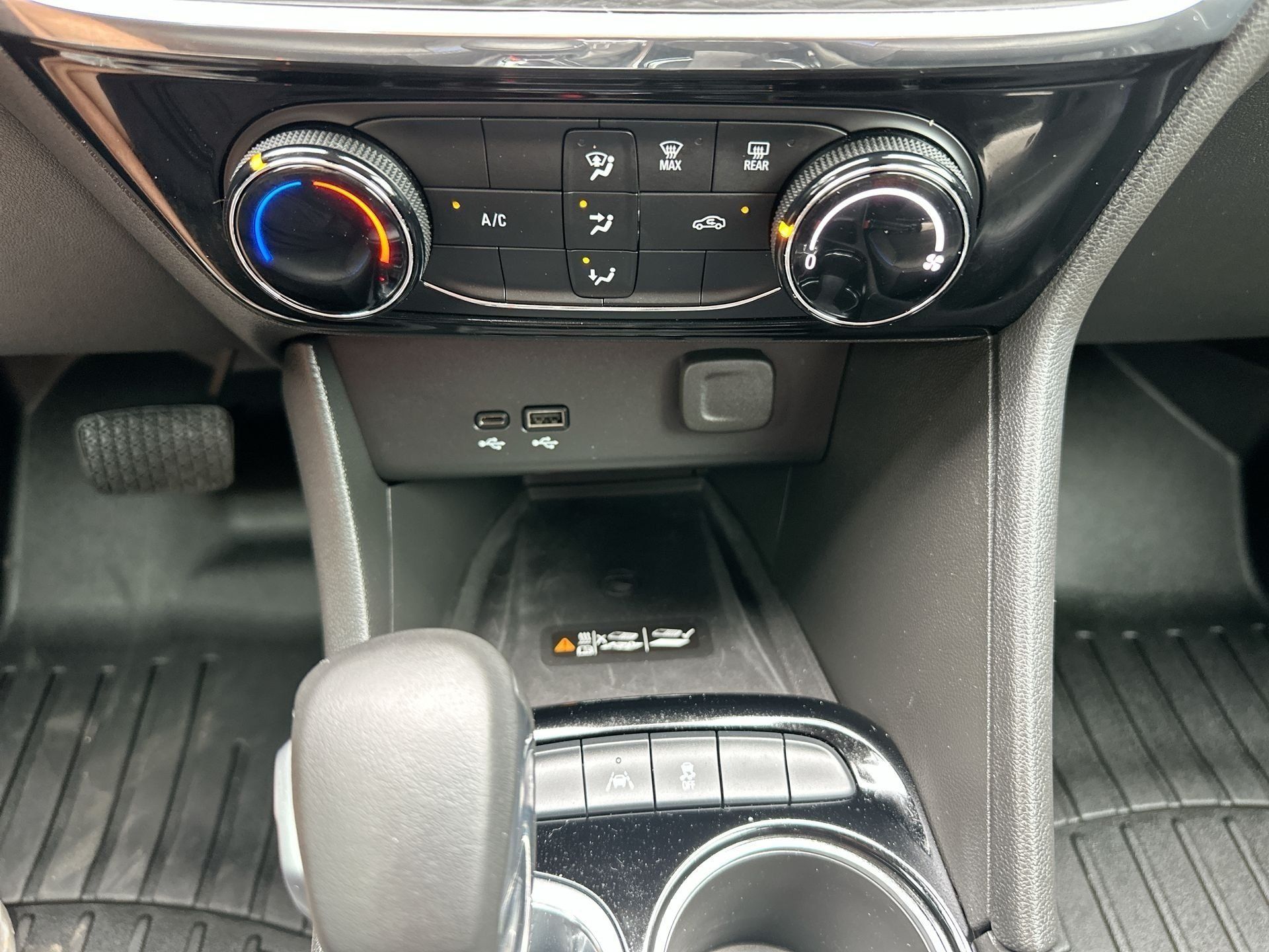 Certified 2025 Buick Encore GX Sport Touring w/ Advanced Technology Package FWD image 33