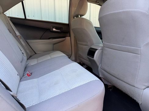 Used 2014 Toyota Camry LE FWD image 16