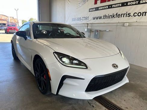 New 2025 Toyota GR86 Premium image 7